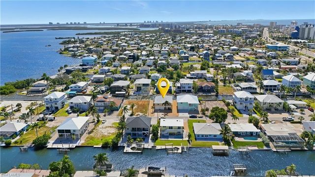 222 Flamingo ST, Fort Myers Beach, FL 33931