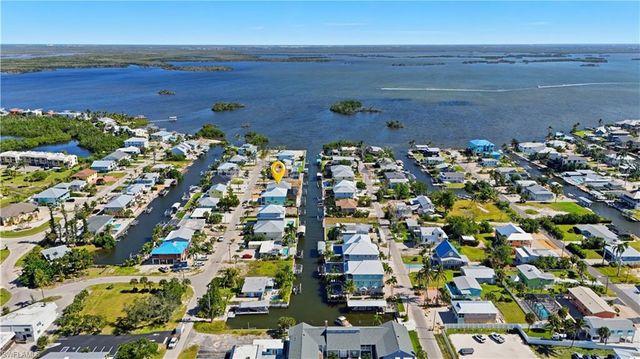 222 Flamingo ST, Fort Myers Beach, FL 33931