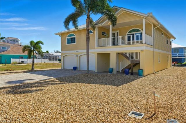 222 Flamingo ST, Fort Myers Beach, FL 33931