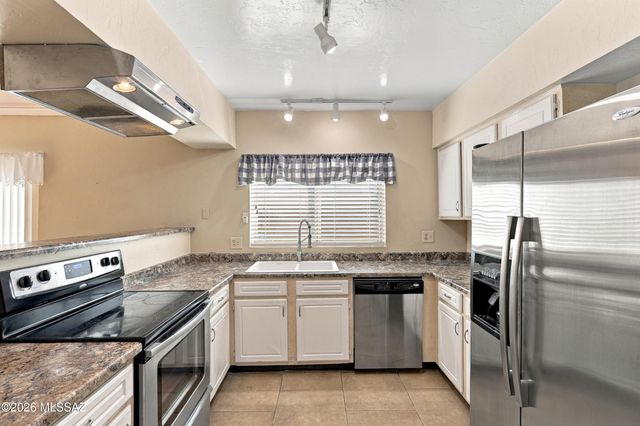 9127 E Calle Diego, Tucson, AZ 85710