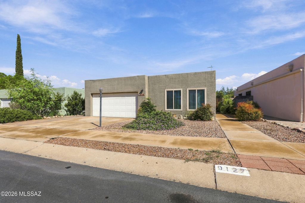 9127 E Calle Diego, Tucson, AZ 85710