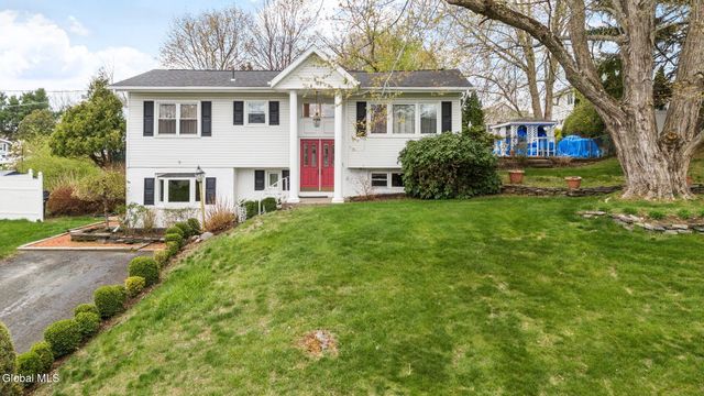 17 Cherry Lane, Brunswick, NY 12180