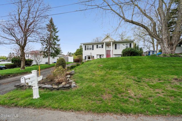 17 Cherry Lane, Brunswick, NY 12180