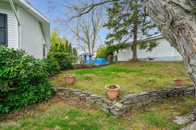 17 Cherry Lane, Brunswick, NY 12180