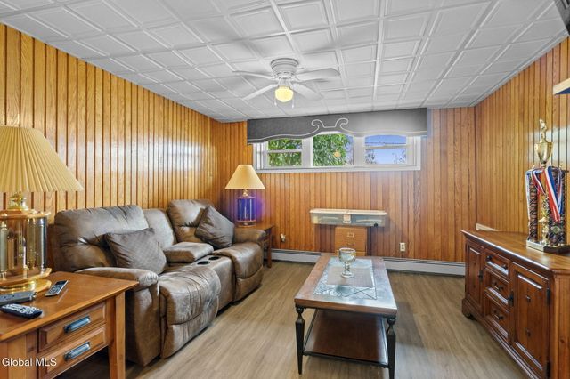 17 Cherry Lane, Brunswick, NY 12180