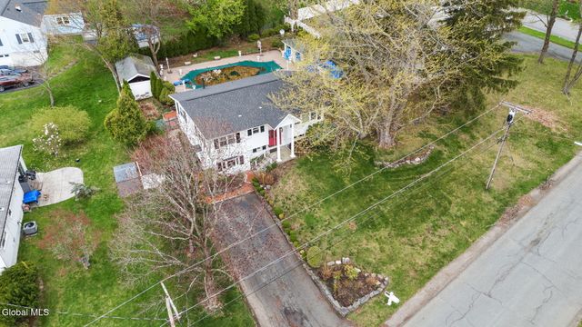 17 Cherry Lane, Brunswick, NY 12180