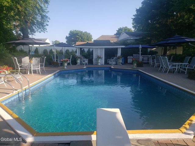 17 Cherry Lane, Brunswick, NY 12180