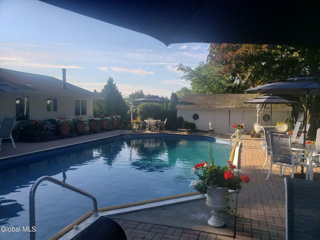 17 Cherry Lane, Brunswick, NY 12180