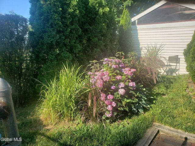 17 Cherry Lane, Brunswick, NY 12180