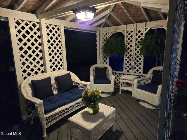17 Cherry Lane, Brunswick, NY 12180
