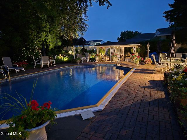 17 Cherry Lane, Brunswick, NY 12180