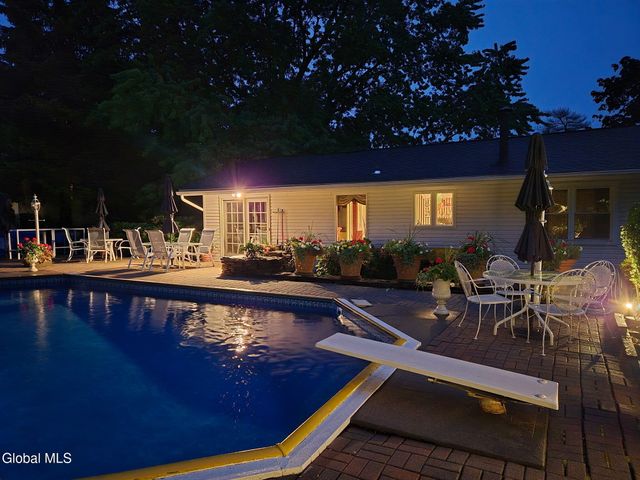 17 Cherry Lane, Brunswick, NY 12180