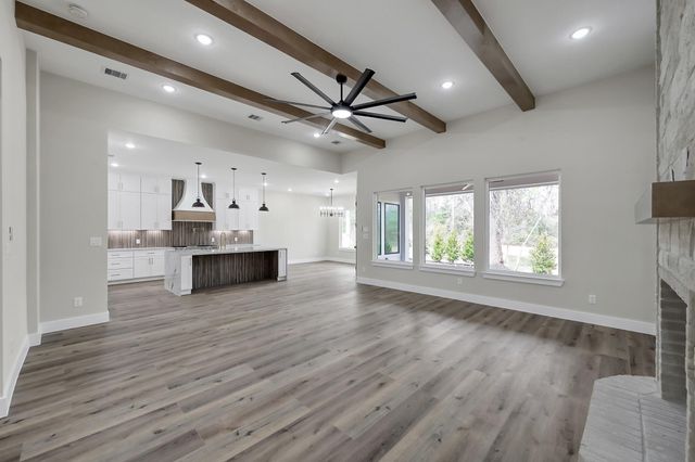 90 Wick Willow Rd, Montgomery, TX 77356