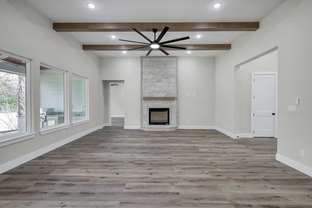 90 Wick Willow Rd, Montgomery, TX 77356