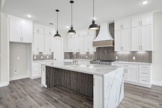 90 Wick Willow Rd, Montgomery, TX 77356