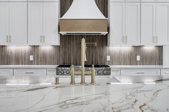 90 Wick Willow Rd, Montgomery, TX 77356