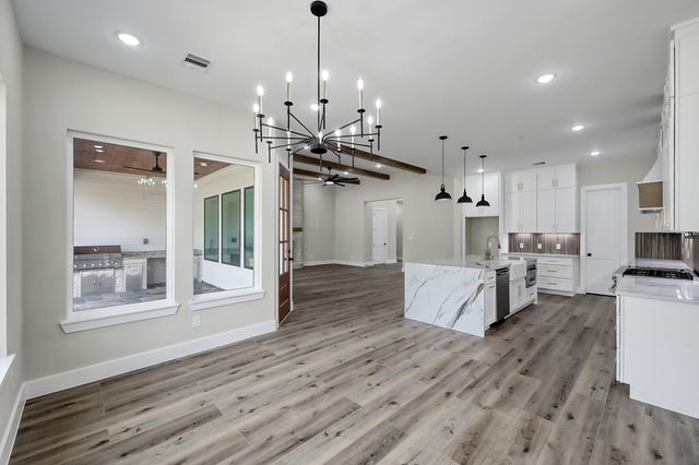 90 Wick Willow Rd, Montgomery, TX 77356