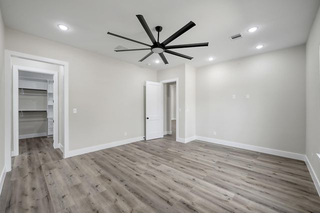 90 Wick Willow Rd, Montgomery, TX 77356