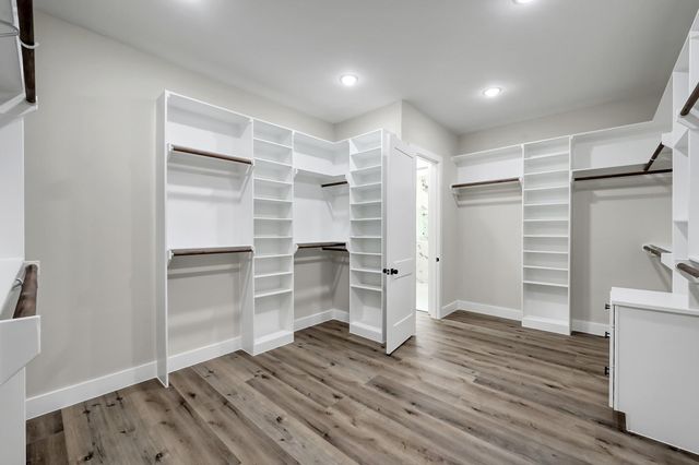 90 Wick Willow Rd, Montgomery, TX 77356