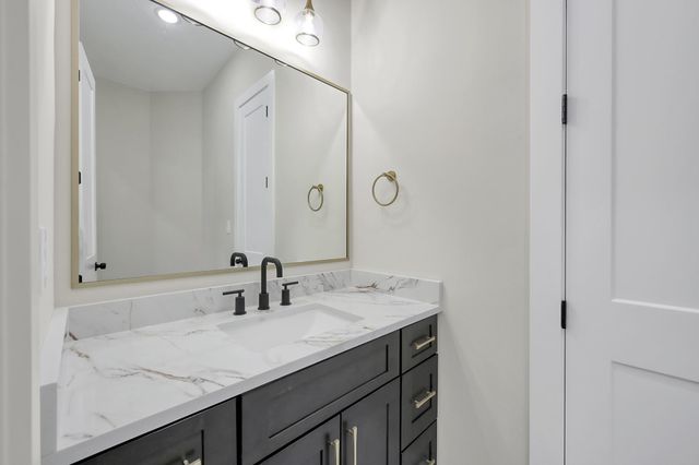 90 Wick Willow Rd, Montgomery, TX 77356