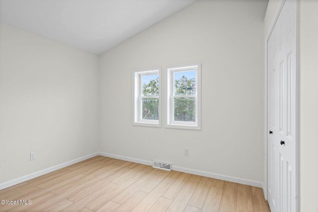 2004 Foster Avenue, Schenectady, NY 12308