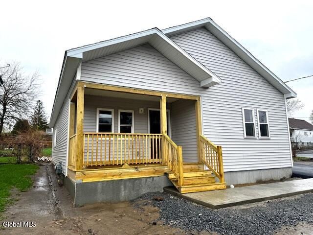 2004 Foster Avenue, Schenectady, NY 12308