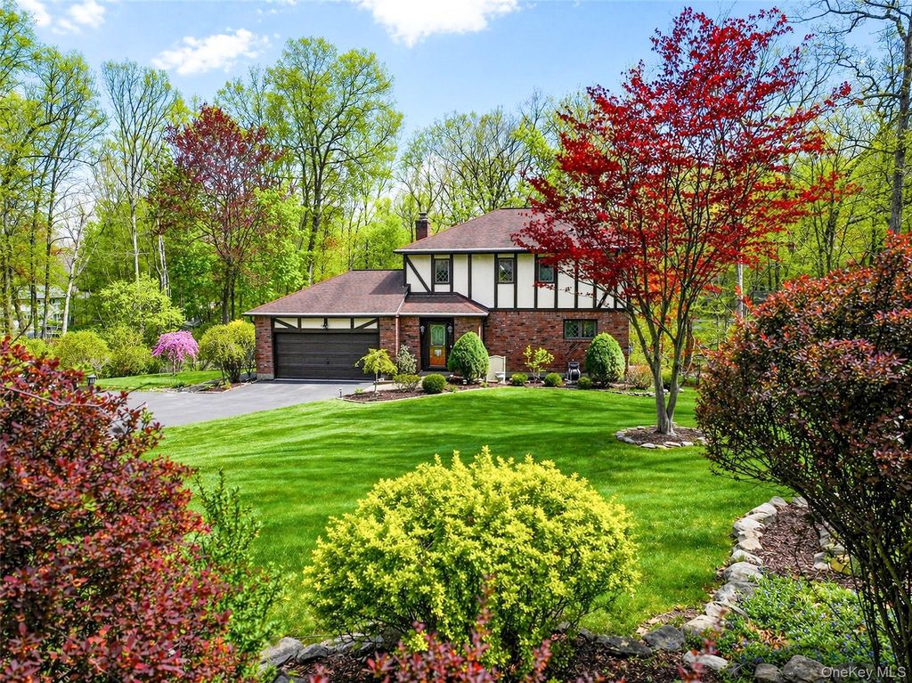 96 Edgewood Drive, Central Valley, NY 10917