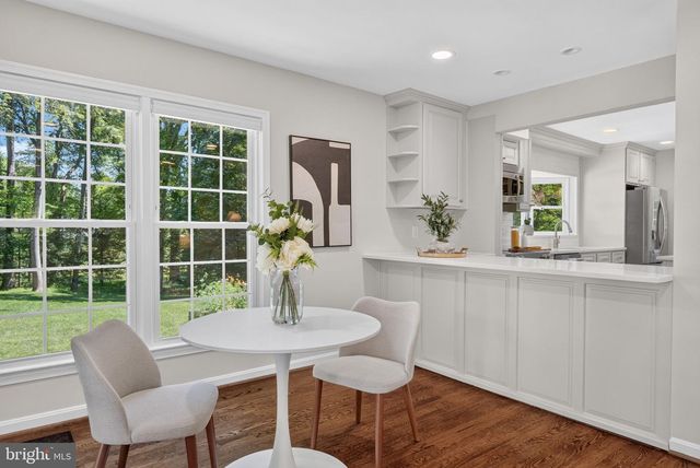 11312 LAPHAM DR, Oakton, VA 22124
