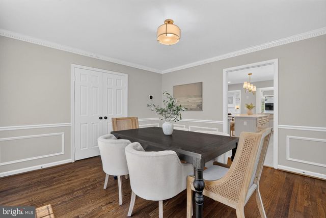 11312 LAPHAM DR, Oakton, VA 22124
