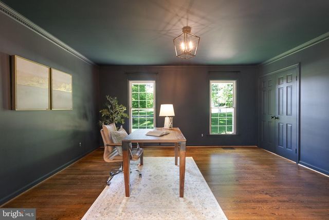 11312 LAPHAM DR, Oakton, VA 22124