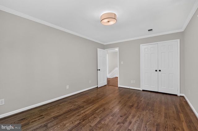 11312 LAPHAM DR, Oakton, VA 22124