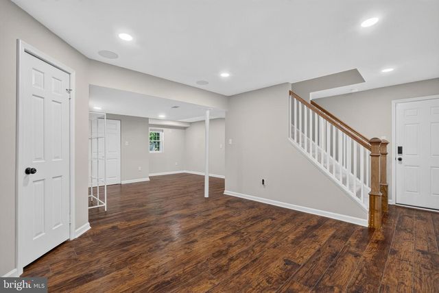 11312 LAPHAM DR, Oakton, VA 22124