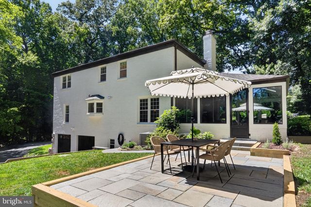 11312 LAPHAM DR, Oakton, VA 22124