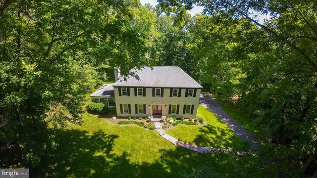 11312 LAPHAM DR, Oakton, VA 22124