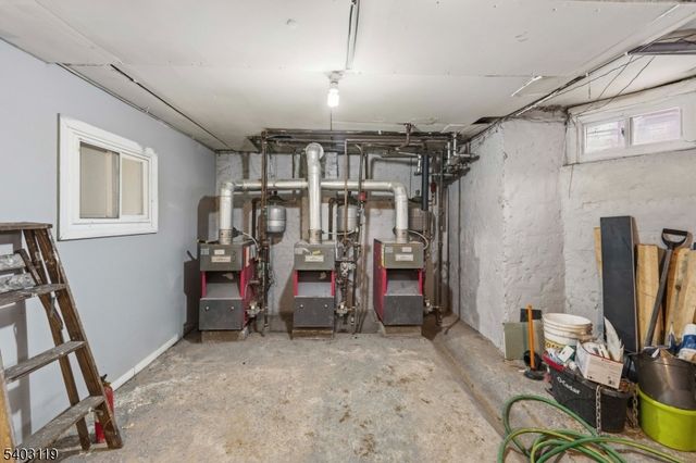 1124 Hampton Pl, Elizabeth City, NJ 07201