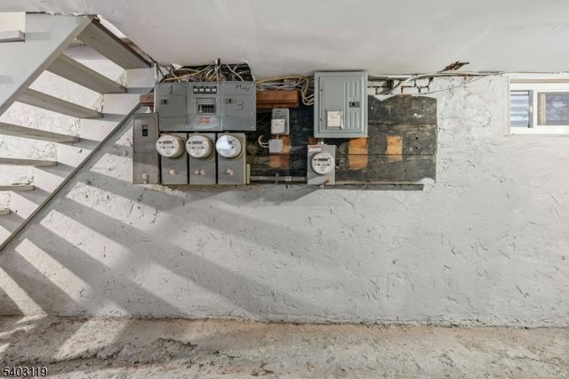 1124 Hampton Pl, Elizabeth City, NJ 07201