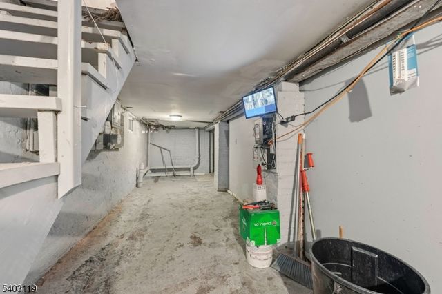 1124 Hampton Pl, Elizabeth City, NJ 07201