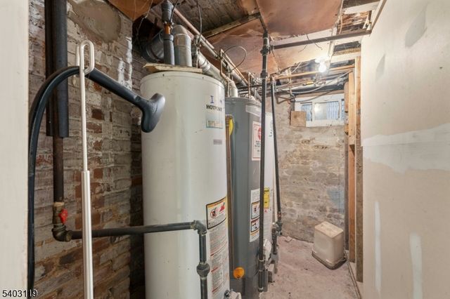 1124 Hampton Pl, Elizabeth City, NJ 07201