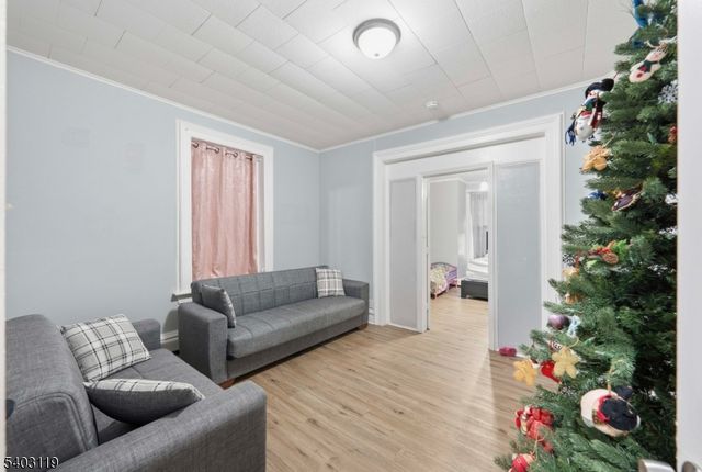 1124 Hampton Pl, Elizabeth City, NJ 07201