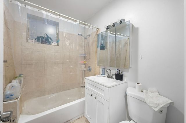 1124 Hampton Pl, Elizabeth City, NJ 07201