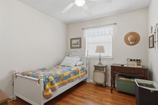 115 NE 8th Street, Moore, OK 73160