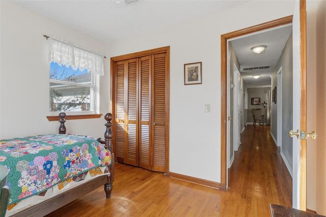 115 NE 8th Street, Moore, OK 73160