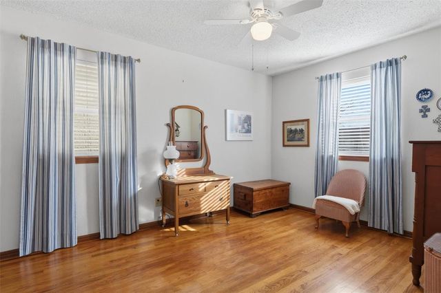 115 NE 8th Street, Moore, OK 73160