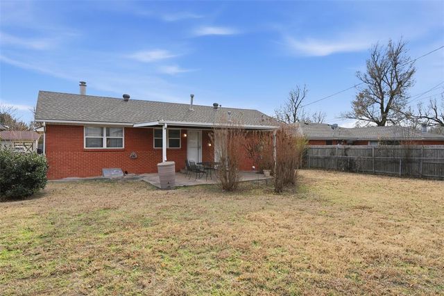 115 NE 8th Street, Moore, OK 73160