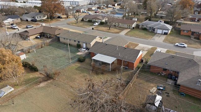 115 NE 8th Street, Moore, OK 73160