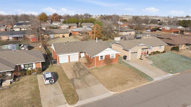 115 NE 8th Street, Moore, OK 73160