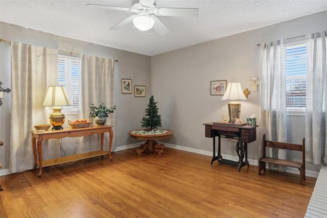 115 NE 8th Street, Moore, OK 73160