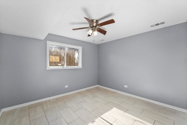 18227 OLDE FARM Road, Lansing, IL 60438