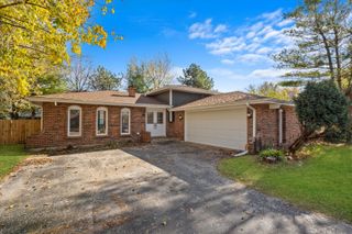 18227 OLDE FARM Road, Lansing, IL 60438