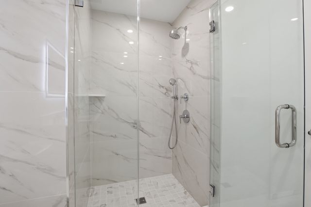 36 Loomis 102, Bedford, MA 01730